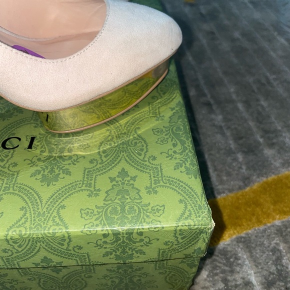 Brand new J Lo platform - Picture 7 of 12